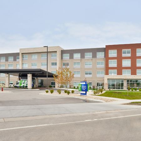 Holiday Inn Express & Suites Madison By Ihg Экстерьер фото