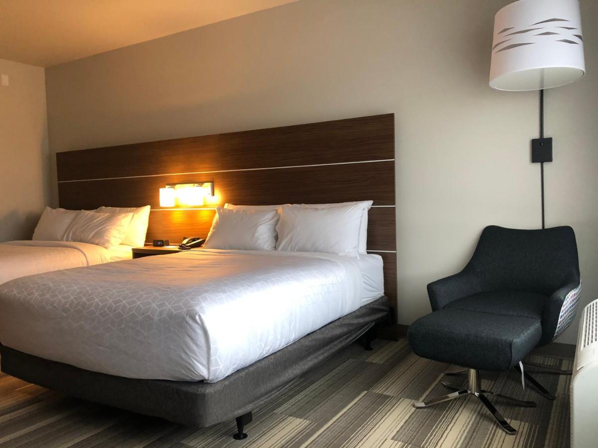 Holiday Inn Express & Suites Madison By Ihg Экстерьер фото