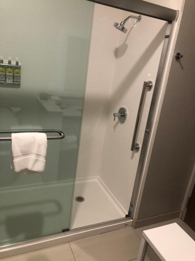 Holiday Inn Express & Suites Madison By Ihg Экстерьер фото
