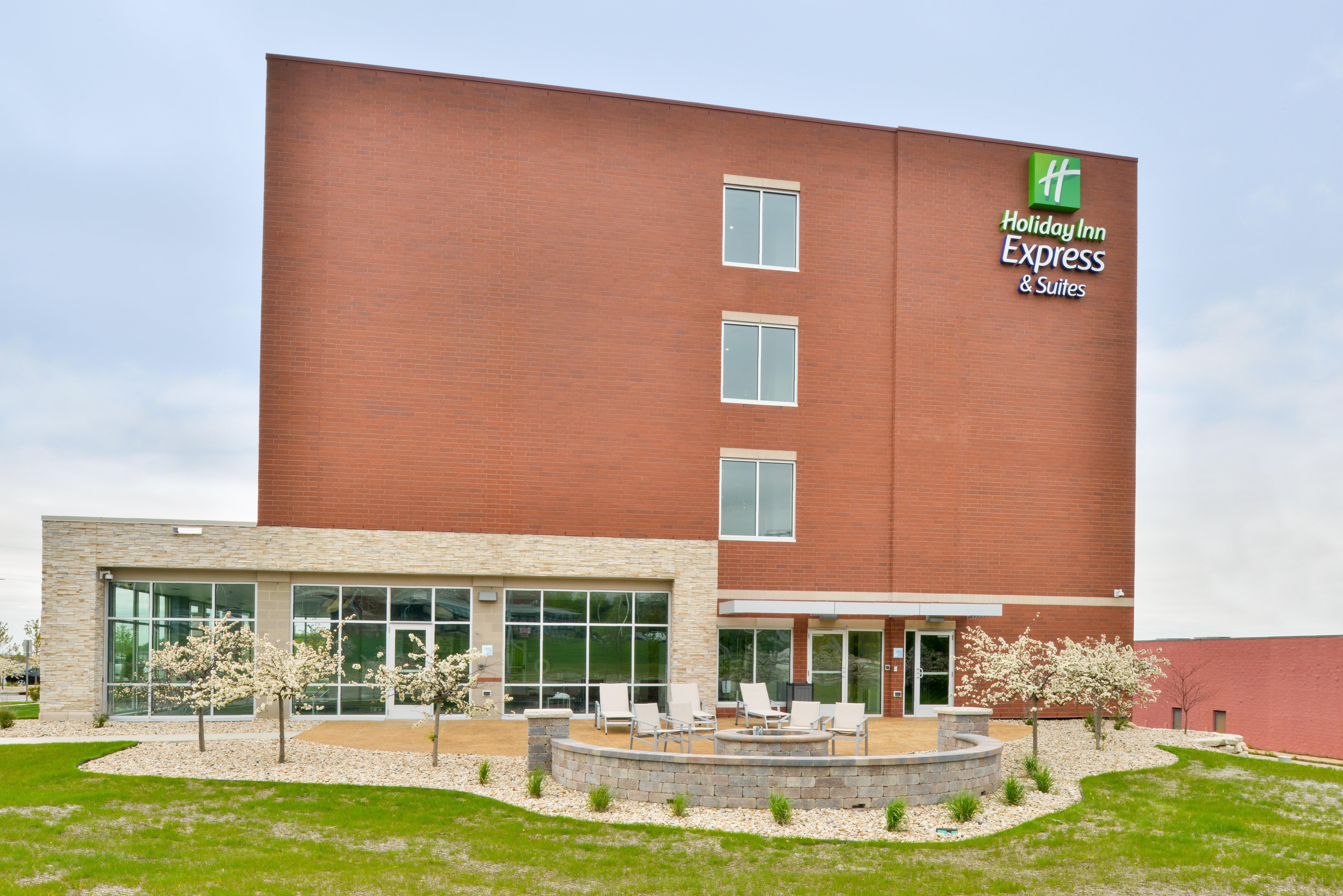 Holiday Inn Express & Suites Madison By Ihg Экстерьер фото