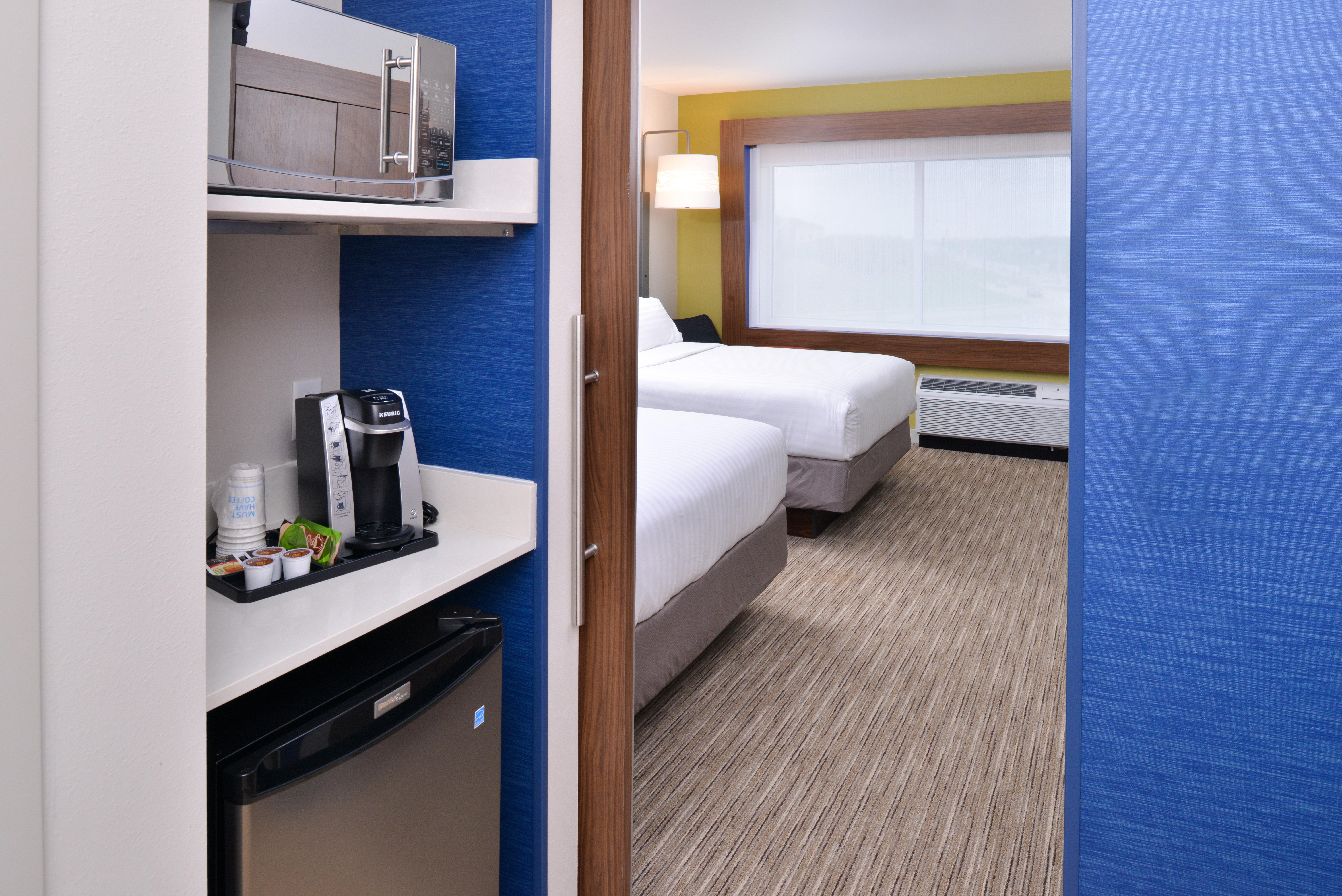 Holiday Inn Express & Suites Madison By Ihg Экстерьер фото