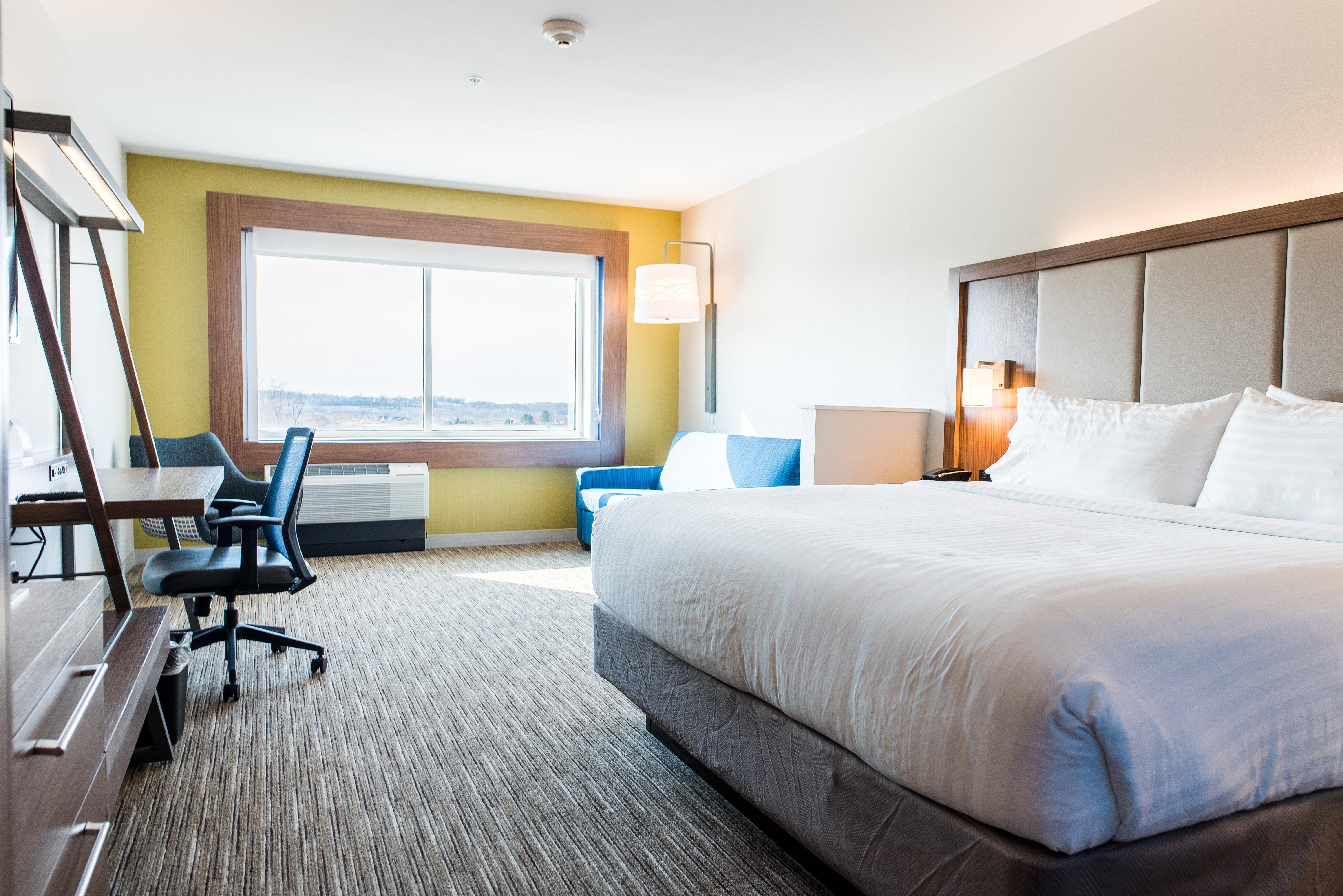 Holiday Inn Express & Suites Madison By Ihg Экстерьер фото