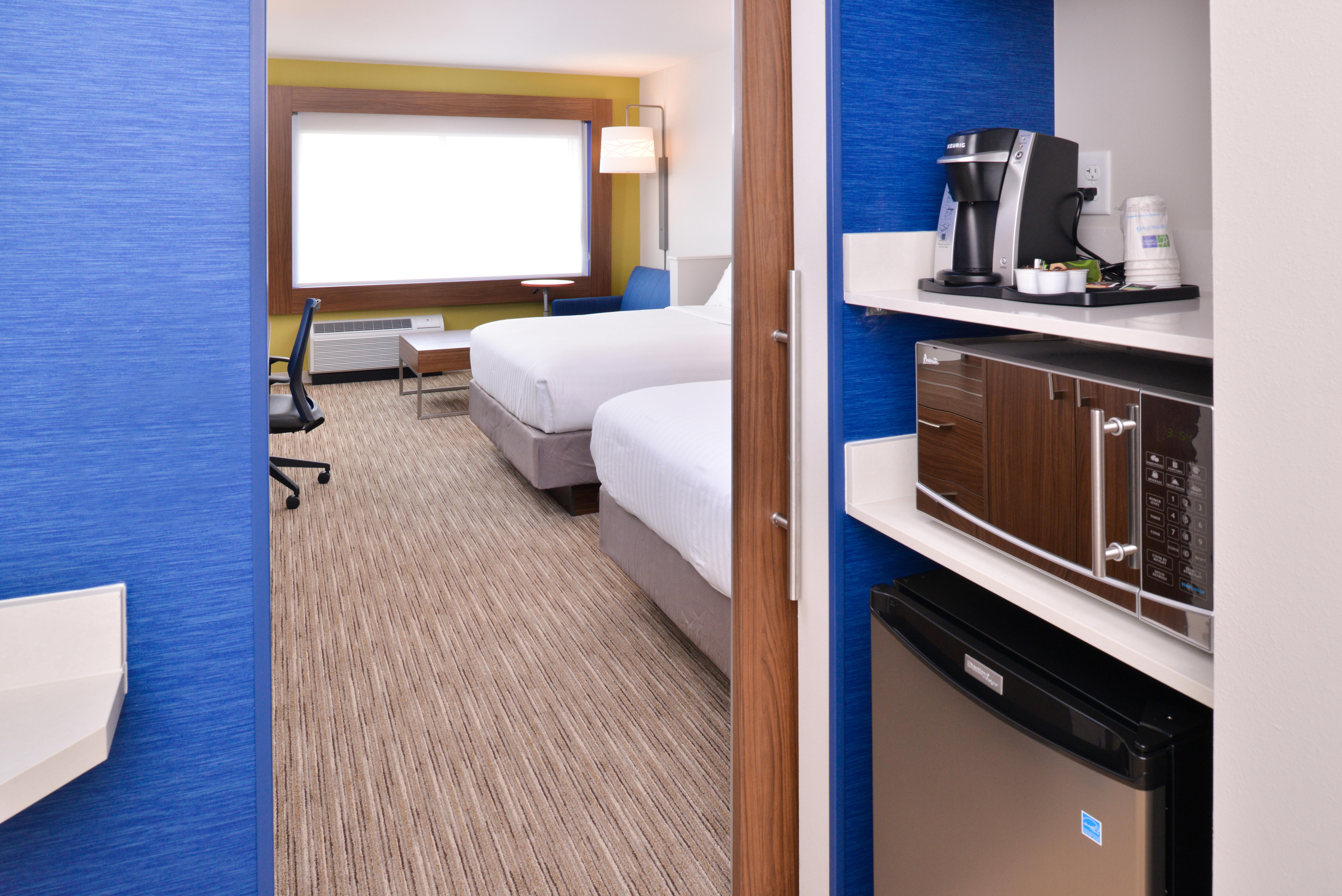 Holiday Inn Express & Suites Madison By Ihg Экстерьер фото