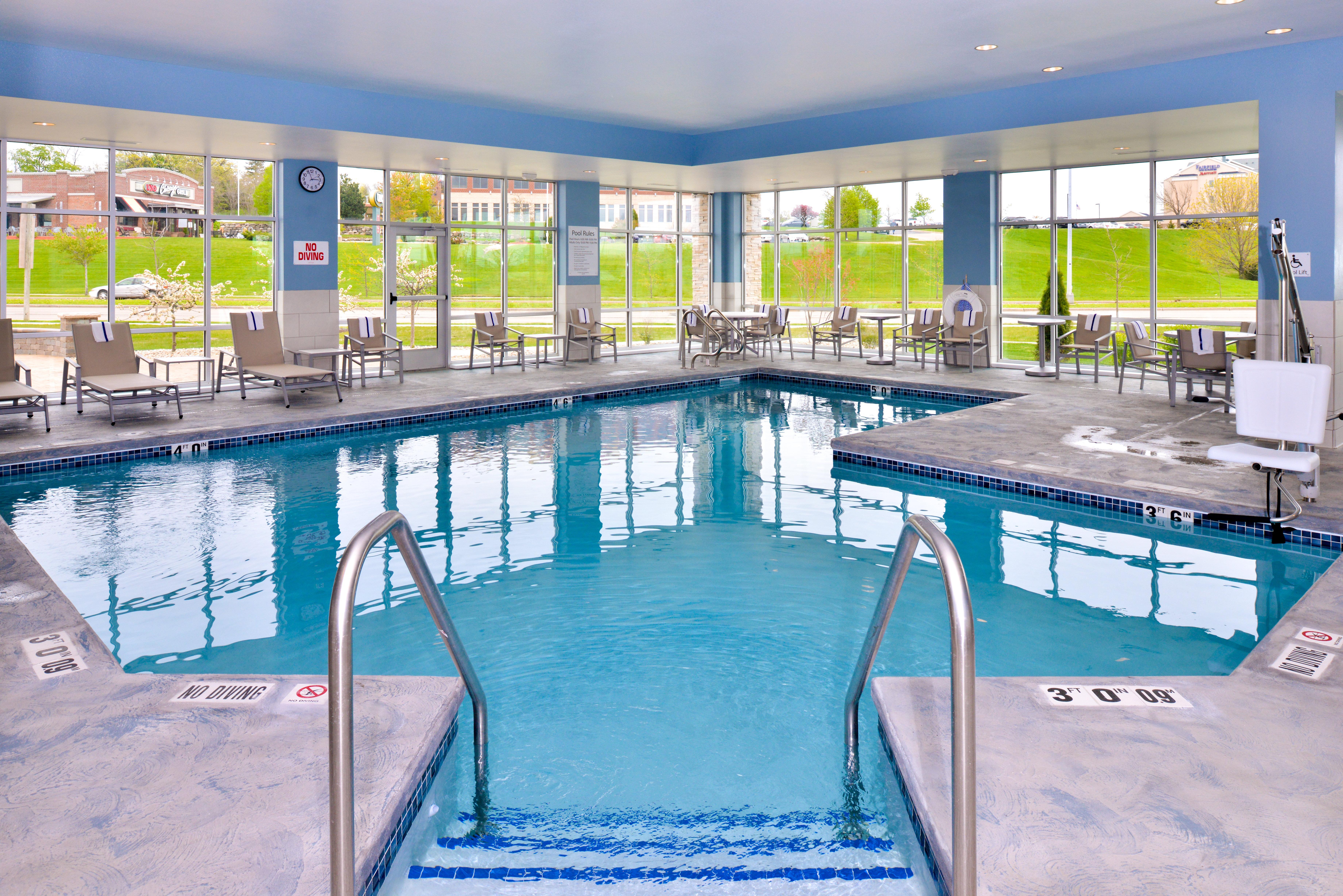 Holiday Inn Express & Suites Madison By Ihg Экстерьер фото
