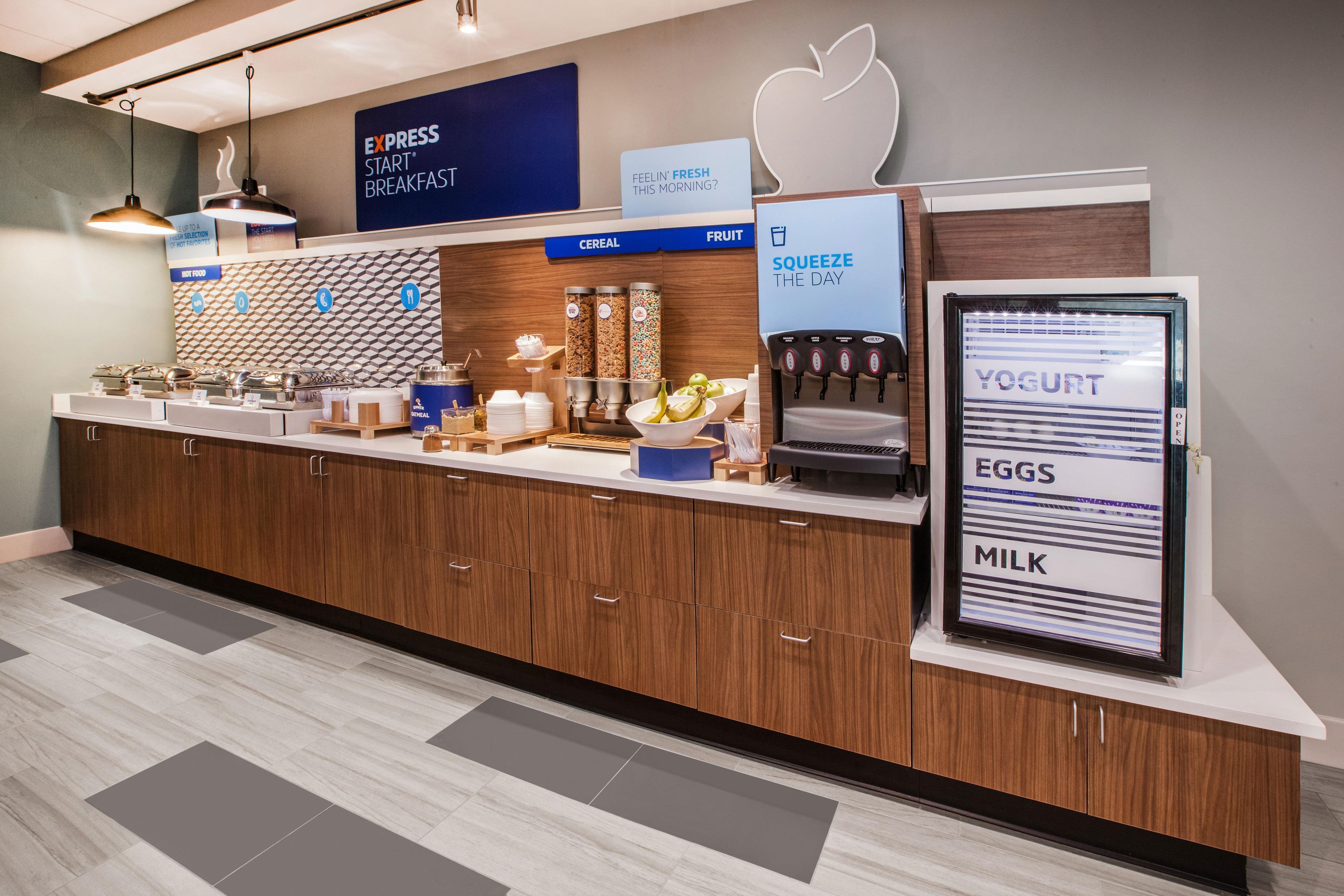 Holiday Inn Express & Suites Madison By Ihg Экстерьер фото
