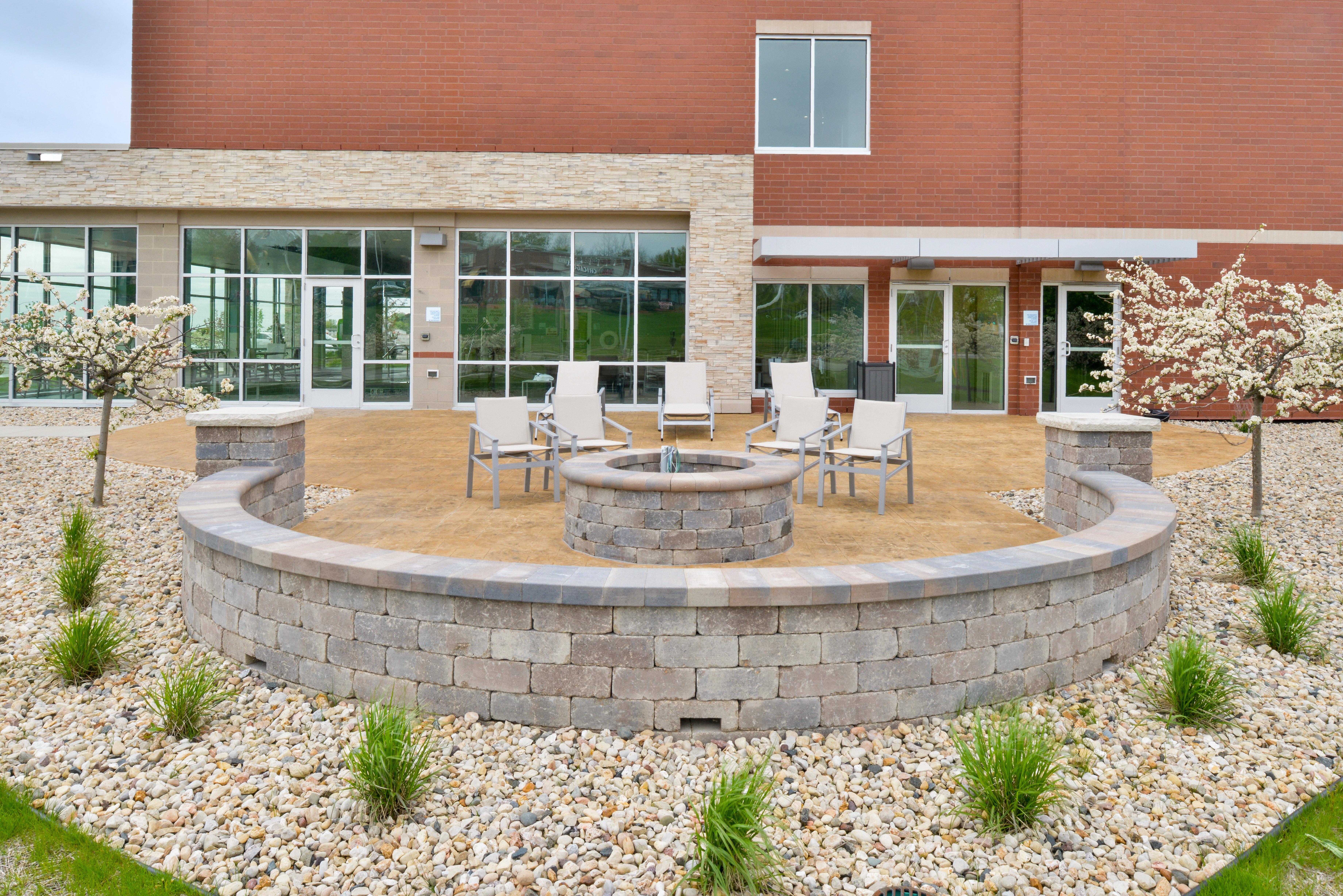 Holiday Inn Express & Suites Madison By Ihg Экстерьер фото