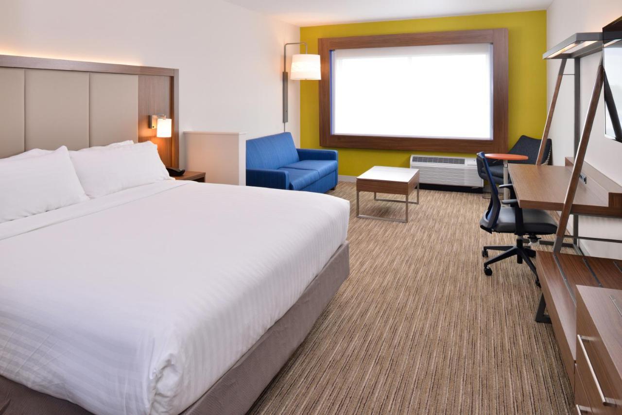 Holiday Inn Express & Suites Madison By Ihg Экстерьер фото